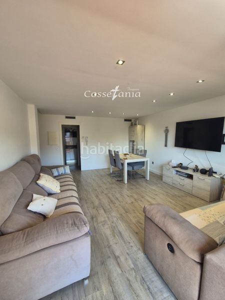 Foto cfb68043-d99e-48dd-8322-e428c0e305de. Casa adossada a Calafell poble Calafell