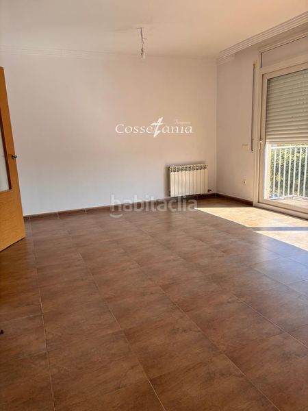 Foto 64c25570-c267-45e6-b3fc-6da38a9dcfba. Casa adossada amb calefacció aparcament a Bellvei