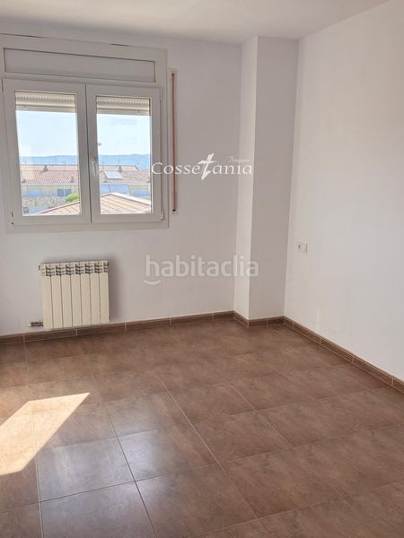 Foto f8692b37-2c8e-449f-9b01-9307cc954757. Casa adossada amb calefacció aparcament a Bellvei