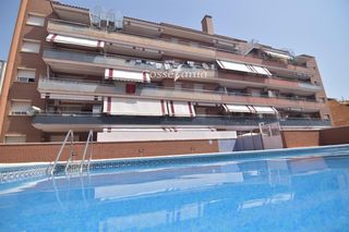 Etagenwohnung  Sant vicenç. Espectacular  piso seminuevo en el vendrell con piscina y terraz