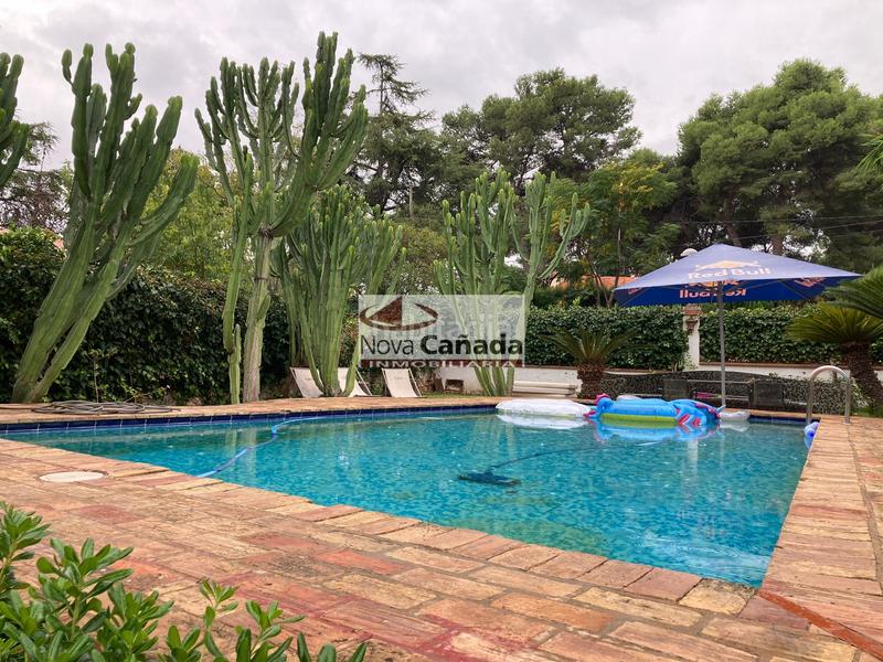 Foto 183a772b-ccc3-44cb-aebf-79d58b2a5f7a. Chalet con riscaldamento piscina in La Cañada Paterna