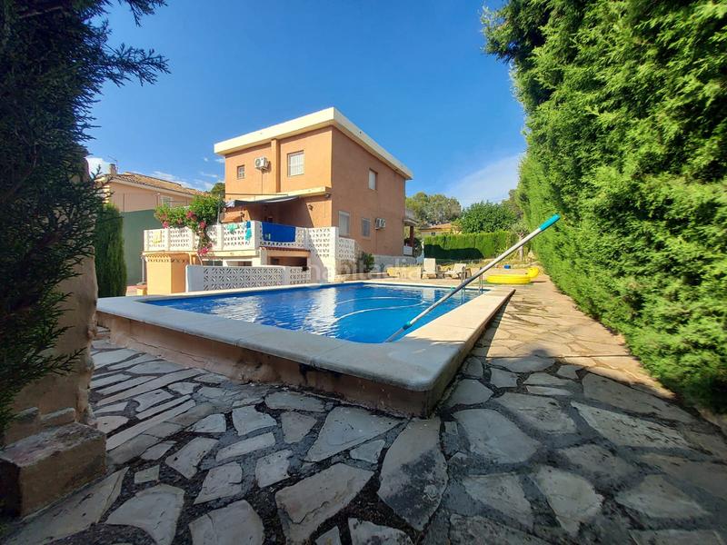 Foto 7adbd250-cda0-499a-b5f6-0851d787e330. Chalet avec parking piscine dans La Cañada Paterna