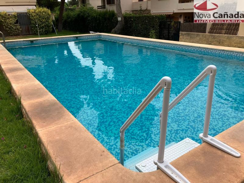 Foto 5ddadee1-2a59-4192-ad34-62e57d6d3829. Casa aparellada amb calefacció aparcament piscina a Paterna