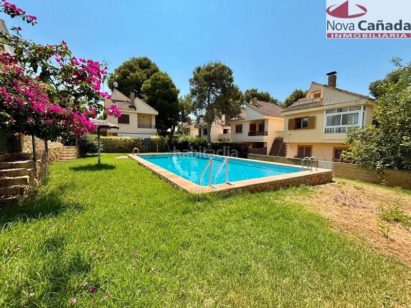 Foto 6a6d29de-4bae-4eae-b812-977bb881550c. Casa aparellada amb calefacció aparcament piscina a Paterna