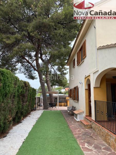 Foto 817176dd-7b3f-43af-9dd8-b0a415cb2dda. Casa aparellada amb calefacció aparcament piscina a Paterna