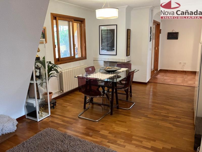 Foto 9ee7fc9e-93b5-43d3-9abd-e74243e87704. Casa aparellada amb calefacció aparcament piscina a Paterna