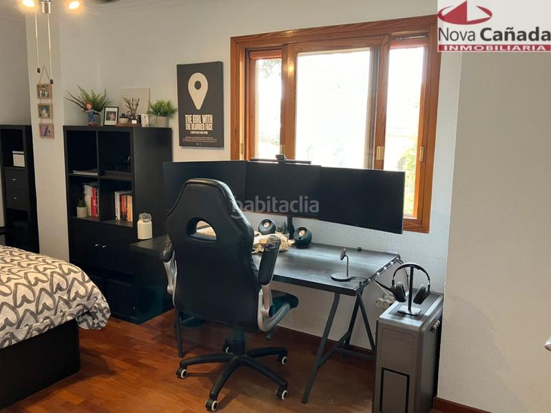 Foto d2e18c6a-b00c-4b35-8aea-280bdef732dd. Casa aparellada amb calefacció aparcament piscina a Paterna