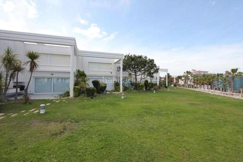 Foto bf875c7d-89ef-4a3f-a264-a60531f8de86. Casa adossada amb calefacció aparcament piscina a Torredembarra