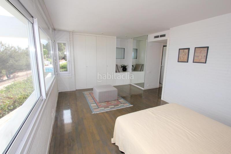 Foto f256f429-9d1b-43b2-9c88-307dae062bed. Casa adossada amb calefacció aparcament piscina a Torredembarra