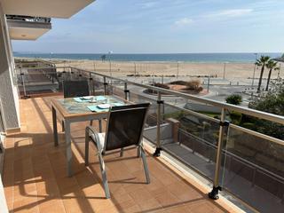 Apartment in Els Munts. Exclusiva vivienda en primera línea de mar en els munts