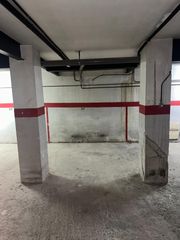 Autoparkplatz  Carrer carrer clos. Plaza de garaje els munts