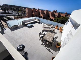 Pis  Pizarro. Ático dúplex con vistas al oceano