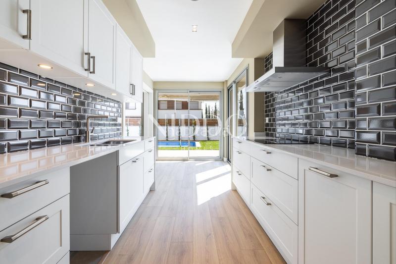 Foto f986c77d-8818-4c88-891b-0f791d641271. Lloguer casa adossada a carrer del poble amazic 67 a Sabadell