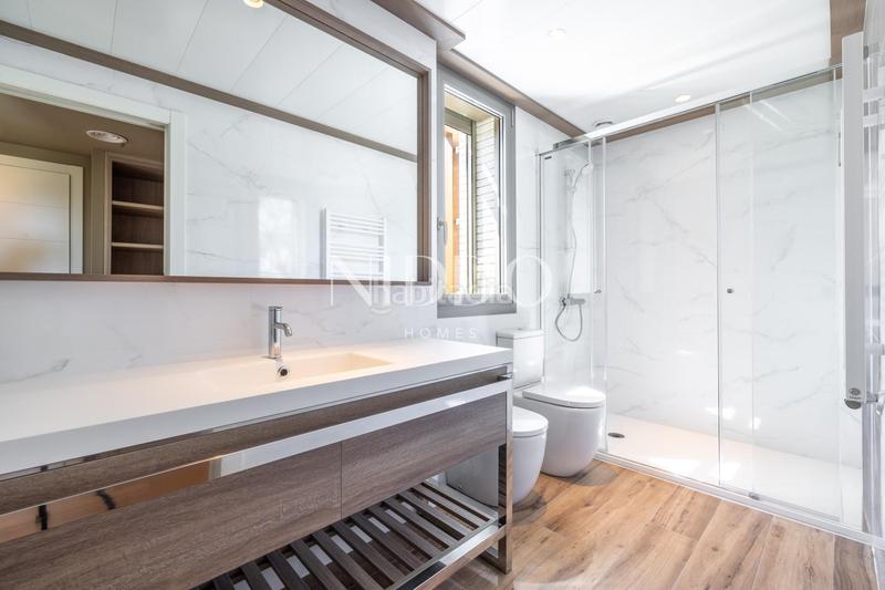 Foto bc466e42-77a0-4404-8e39-0d2fcde02d21. Rent semi detached house in carrer del poble amazic 67 in Sabadell