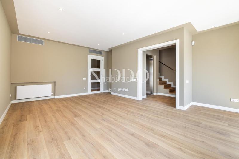 Foto c550a504-7333-44bd-a377-c6da6b86808c. Rent semi detached house in carrer del poble amazic 67 in Sabadell