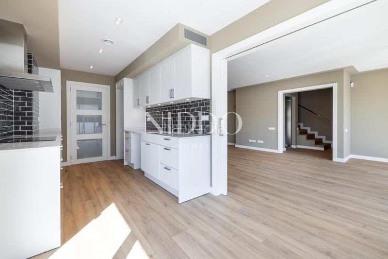 Foto d26fe380-e91e-40c6-abe6-208a087db4ca. Rent semi detached house in carrer del poble amazic 67 in Sabadell