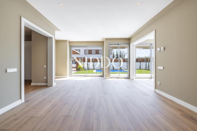 Foto f524eca1-4069-4f7f-9400-861e5ccd2e62. Rent semi detached house in carrer del poble amazic 67 in Sabadell