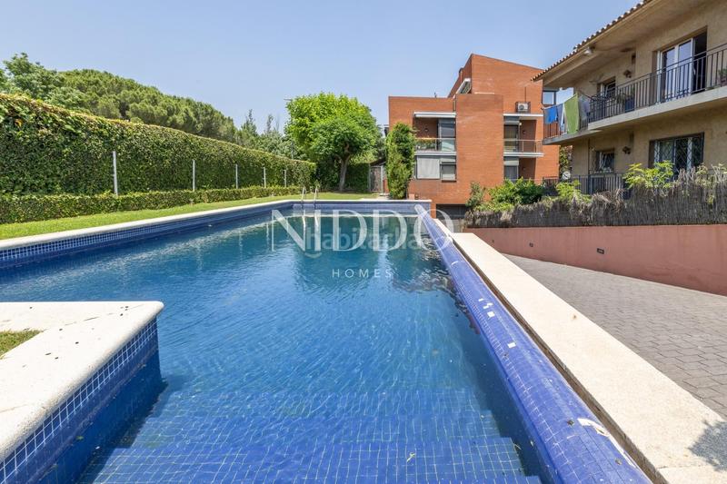 Foto 4358548d-81cc-4011-8ea0-154cd3ffae72. Erdgeschoss mit heizung parking pool in Arxiu Sant Cugat del Vallès