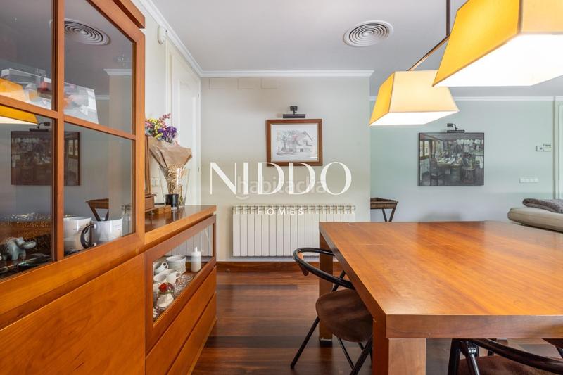 Foto 9e819d52-9c08-4088-a1fb-19c3b52e7a2d. Erdgeschoss mit heizung parking pool in Arxiu Sant Cugat del Vallès