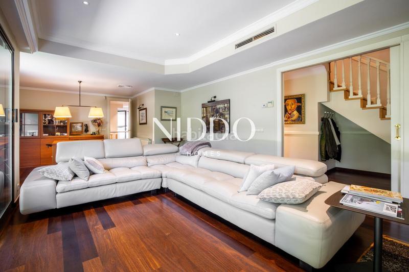 Foto bb7e8d02-e548-4237-9d46-a42795fbdeb6. Erdgeschoss mit heizung parking pool in Arxiu Sant Cugat del Vallès