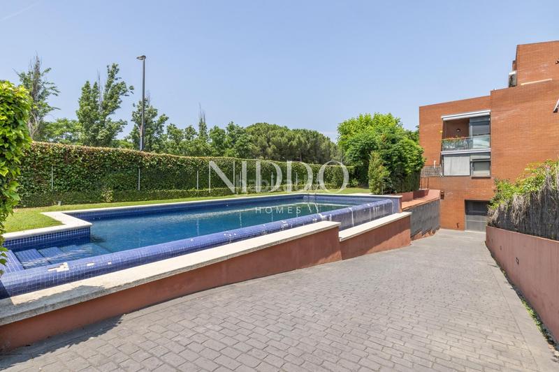 Foto dc812d3a-84dd-4888-8ca9-2b9242819522. Erdgeschoss mit heizung parking pool in Arxiu Sant Cugat del Vallès