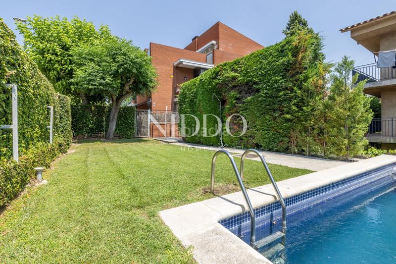 Foto f97d8ee0-9cc2-487a-8884-bf60f07591d9. Erdgeschoss mit heizung parking pool in Arxiu Sant Cugat del Vallès