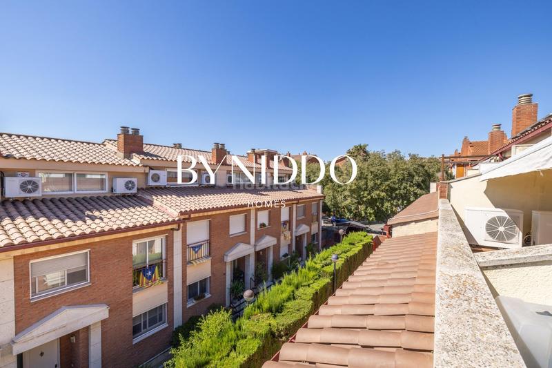 Foto 068ee2fa-aa51-45ad-8c04-42e52bd4cb2c. Maison jumelée avec chauffage parking piscine dans Coll Favà Sant Cugat del Vallès