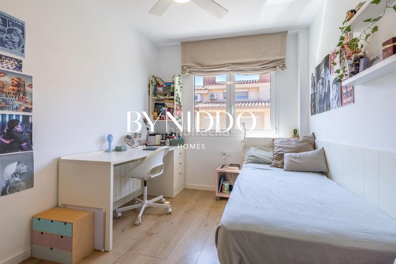 Foto 15c61bc9-8e1e-47d4-a49a-d2e31e57c873. Maison jumelée avec chauffage parking piscine dans Coll Favà Sant Cugat del Vallès