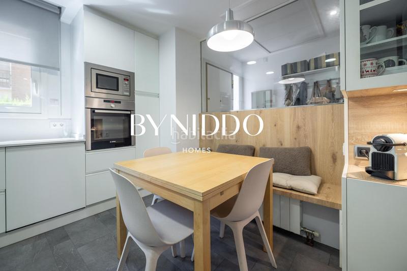 Foto 26c37e51-cae0-4a72-ae8d-179ff7c7e68e. Maison jumelée avec chauffage parking piscine dans Coll Favà Sant Cugat del Vallès