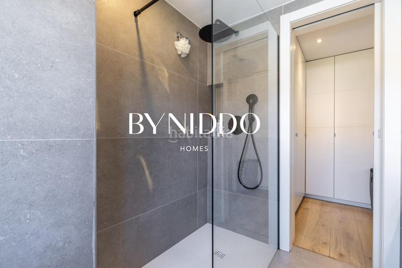 Foto 4b0f2cd6-a22b-4326-8a5e-af36ee5d31e2. Maison jumelée avec chauffage parking piscine dans Coll Favà Sant Cugat del Vallès