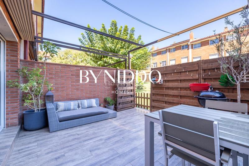 Foto 5bce2412-143f-4bbc-b6c3-e2a2e53a1678. Maison jumelée avec chauffage parking piscine dans Coll Favà Sant Cugat del Vallès