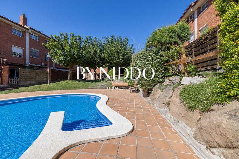 Foto 6e5b4198-5789-4302-a383-5b57f0a9a221. Maison jumelée avec chauffage parking piscine dans Coll Favà Sant Cugat del Vallès