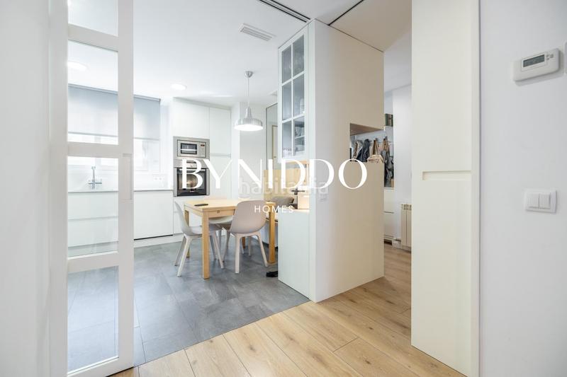 Foto 78099fd4-9d90-4262-895e-ec1454e3cf28. Maison jumelée avec chauffage parking piscine dans Coll Favà Sant Cugat del Vallès