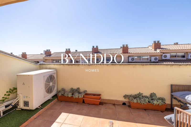 Foto 8fa238d1-06fd-4f45-b704-9a6deddfb361. Maison jumelée avec chauffage parking piscine dans Coll Favà Sant Cugat del Vallès