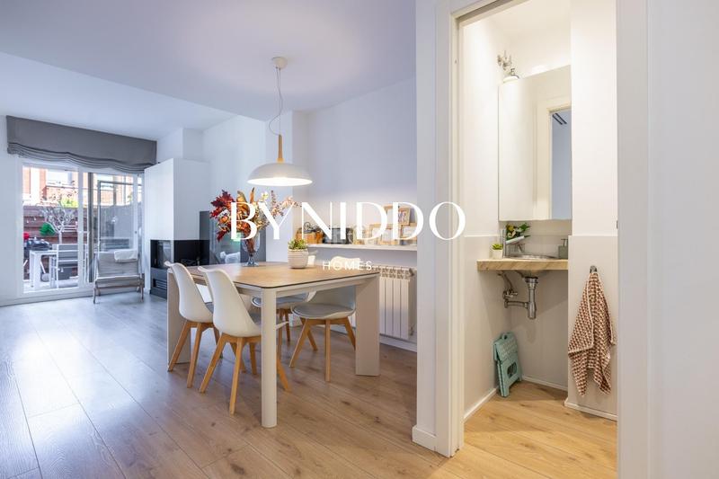 Foto b35318a4-ccfa-4921-b0a9-0dd6de0a2454. Maison jumelée avec chauffage parking piscine dans Coll Favà Sant Cugat del Vallès