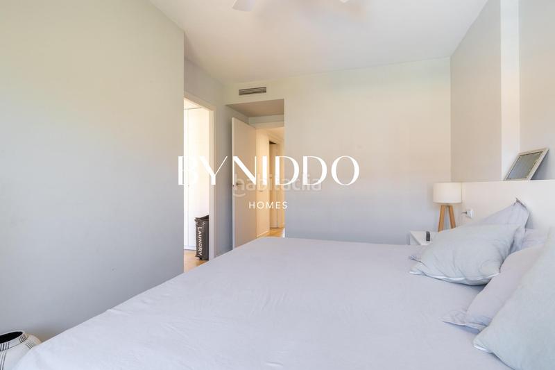 Foto c0fbd0f5-f64e-4ffb-9a36-e5bf2e37745a. Maison jumelée avec chauffage parking piscine dans Coll Favà Sant Cugat del Vallès