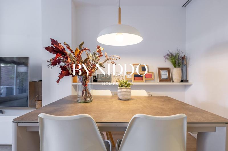 Foto dcba2dc7-50c0-4ed3-b28c-c38cdffe28b3. Maison jumelée avec chauffage parking piscine dans Coll Favà Sant Cugat del Vallès