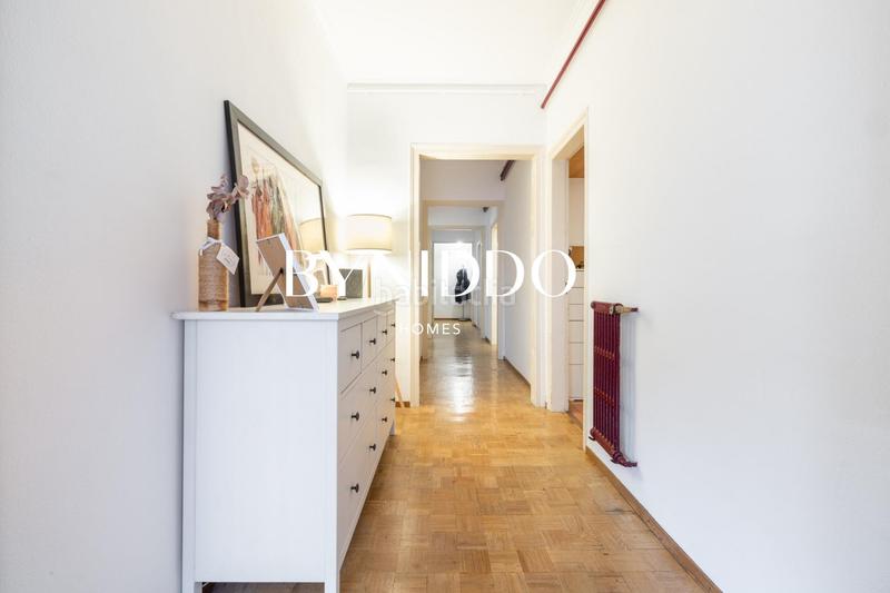 Foto 1aabf9ca-ad31-4338-bec3-1c1d80f7bade. Pis amb calefacció aparcament a Putget - Farró Barcelona