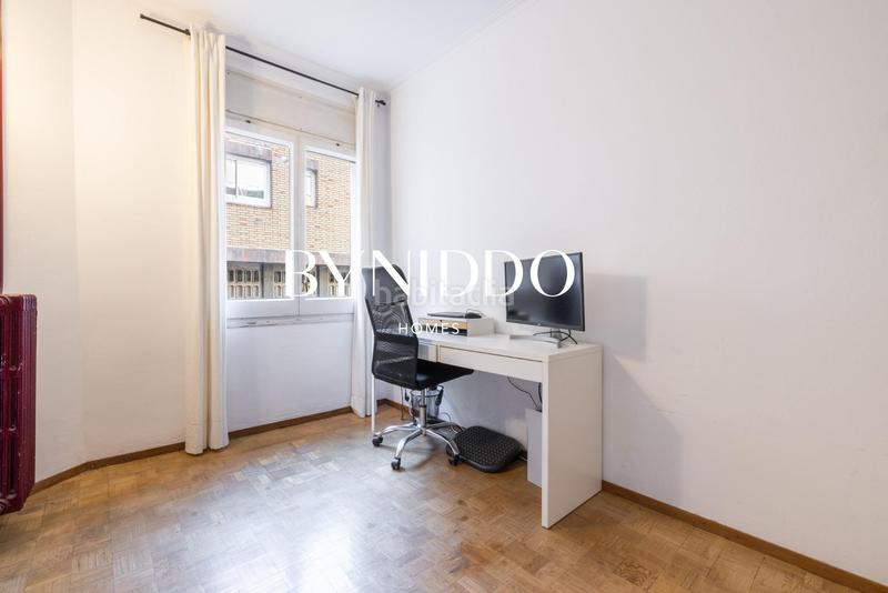 Foto 1beb6494-f265-49f1-a0f9-1316aec39604. Pis amb calefacció aparcament a Putget - Farró Barcelona