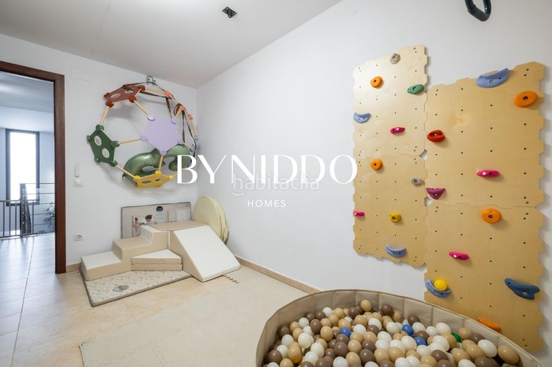 Foto 23d3327a-6648-4ade-b148-127f0fc632b0. Dúplex amb calefacció aparcament a Sant Ramón Cerdanyola del Vallès