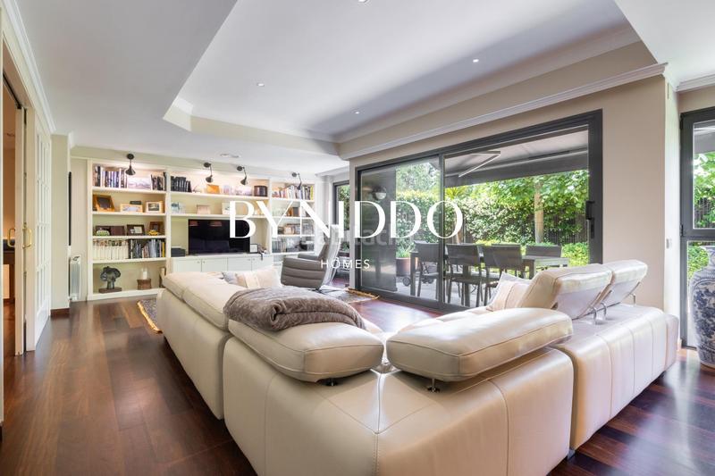 Foto 1b7430f1-1864-4dcf-8804-7abf58f6446d. Erdgeschoss mit heizung parking pool in Arxiu Sant Cugat del Vallès