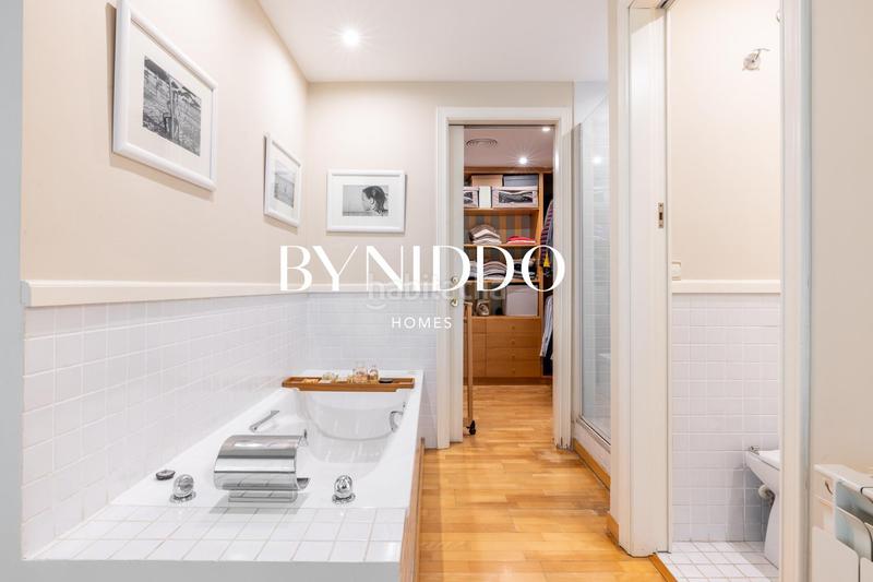 Foto 4dad8e44-8274-4568-8dfa-a901e08d3e73. Erdgeschoss mit heizung parking pool in Arxiu Sant Cugat del Vallès