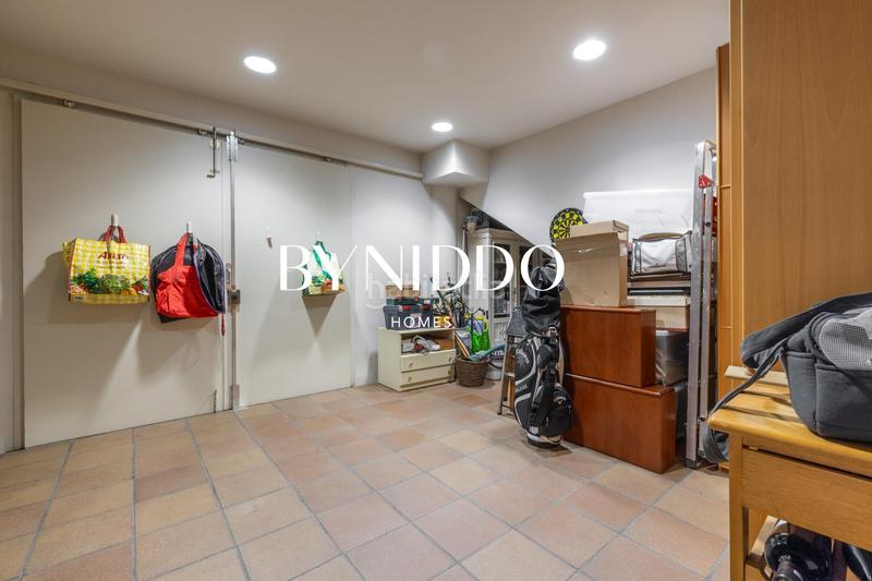 Foto 9c5e8fd8-f193-41e6-8857-96ad617bd1f2. Erdgeschoss mit heizung parking pool in Arxiu Sant Cugat del Vallès