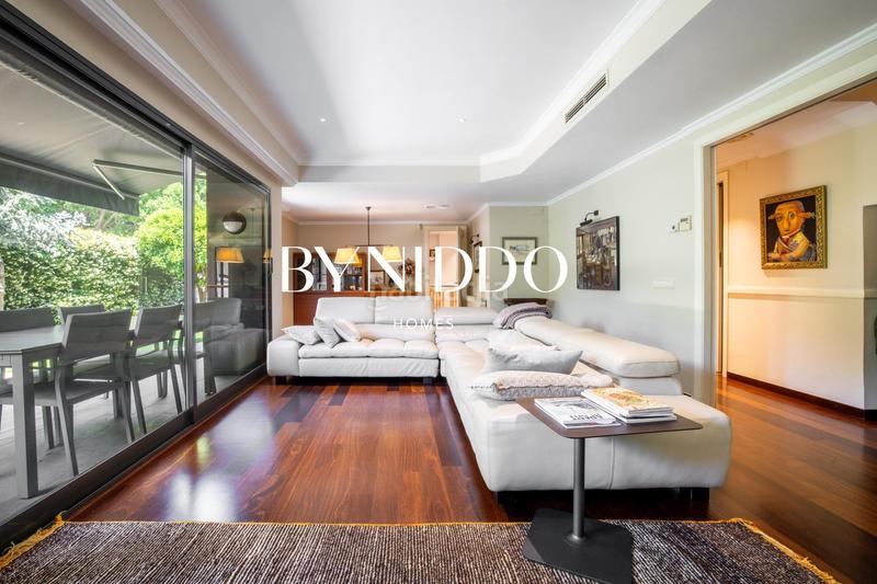 Foto b1f2c04e-8c94-484d-a5b6-f25d4772692c. Erdgeschoss mit heizung parking pool in Arxiu Sant Cugat del Vallès