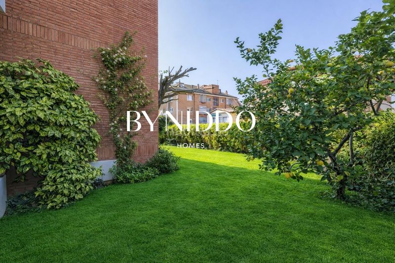 Foto 2dd87476-8bde-475d-b6fc-2ac2e25636ed. Planta baixa amb calefacció aparcament piscina a Sant Cugat del Vallès