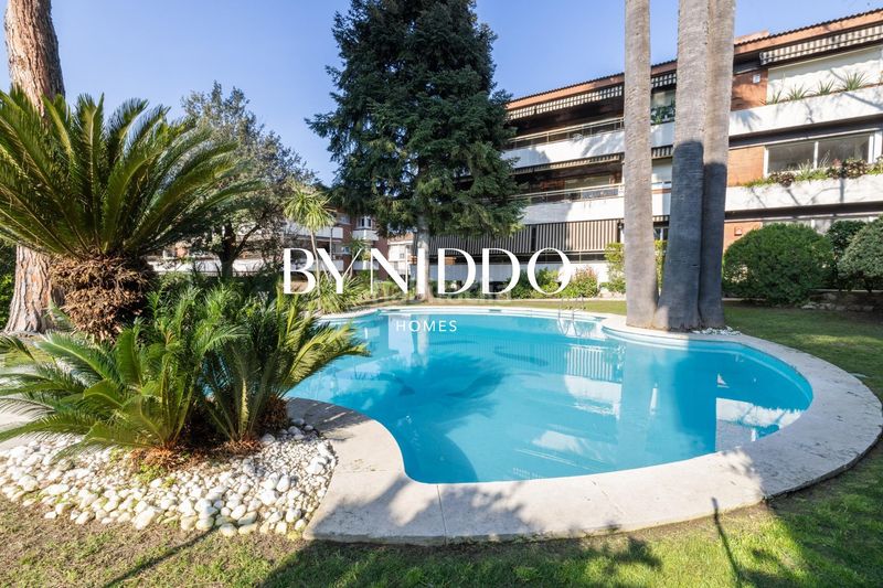 Foto b5b005ae-ded2-46d4-bd40-8962c93a5f49. Planta baixa amb calefacció aparcament piscina a Sant Cugat del Vallès