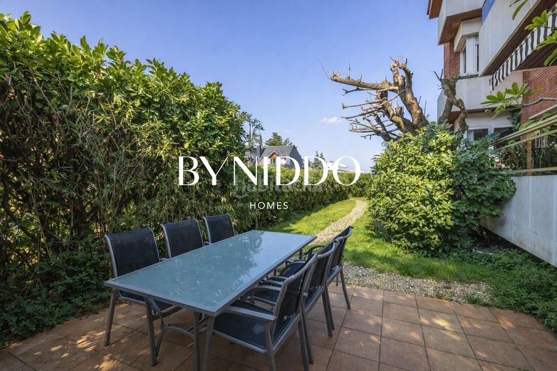 Foto d7f31535-a896-4cce-b69b-e98a34017d8f. Planta baixa amb calefacció aparcament piscina a Sant Cugat del Vallès
