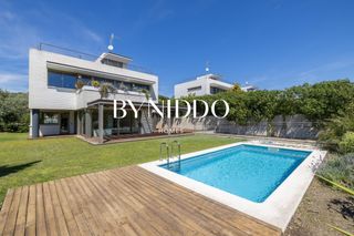 Chalet in Carrer CAN CALELLA
