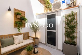Planta baixa  Carrer creu dels molers. Planta baja reformada a estrenar en poblesec con terraza