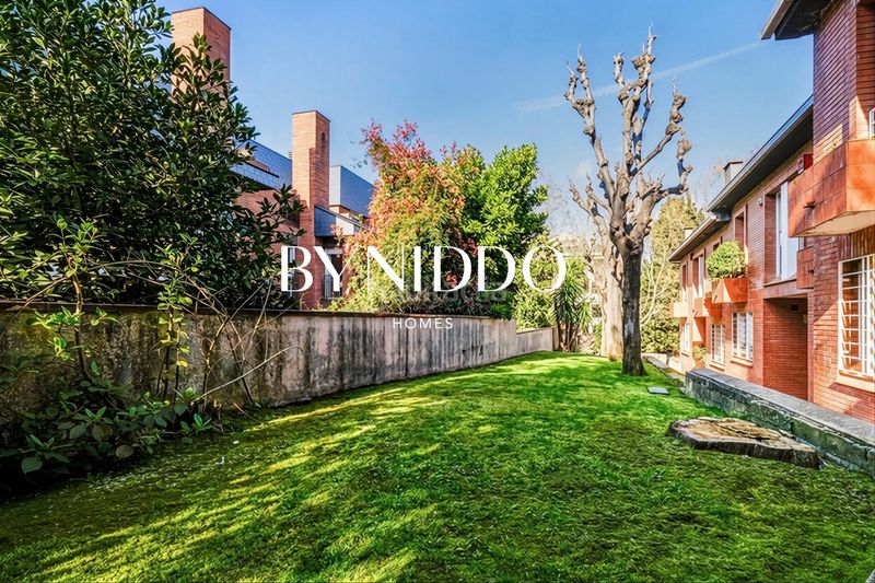 Foto 58ec97f8-77c5-4ec0-b564-501252b083be. Casa adossada amb calefacció aparcament a Eixample Sant Cugat del Vallès